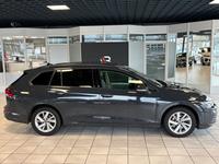 Volkswagen Golf VIII Variant 2.0 TDI Life · AHK · Navi