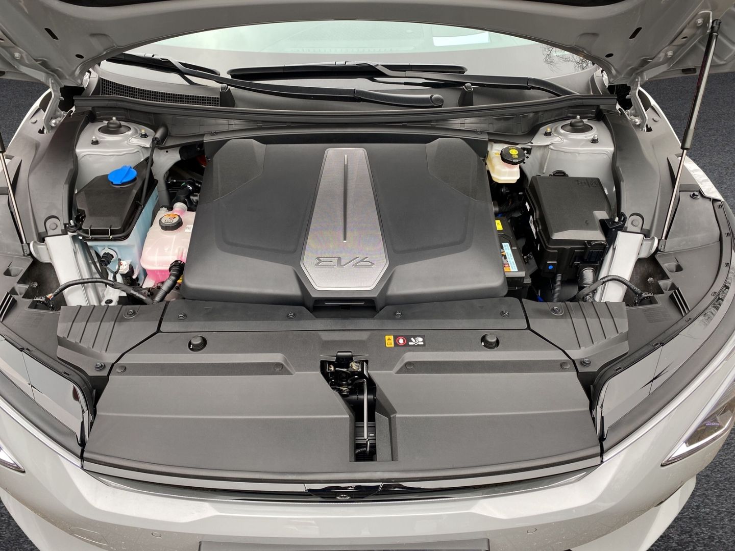 Fahrzeugabbildung Kia EV6 PE GT-LINE 4WD Elektro 84 KwH *WP*GD*ASS+*SD