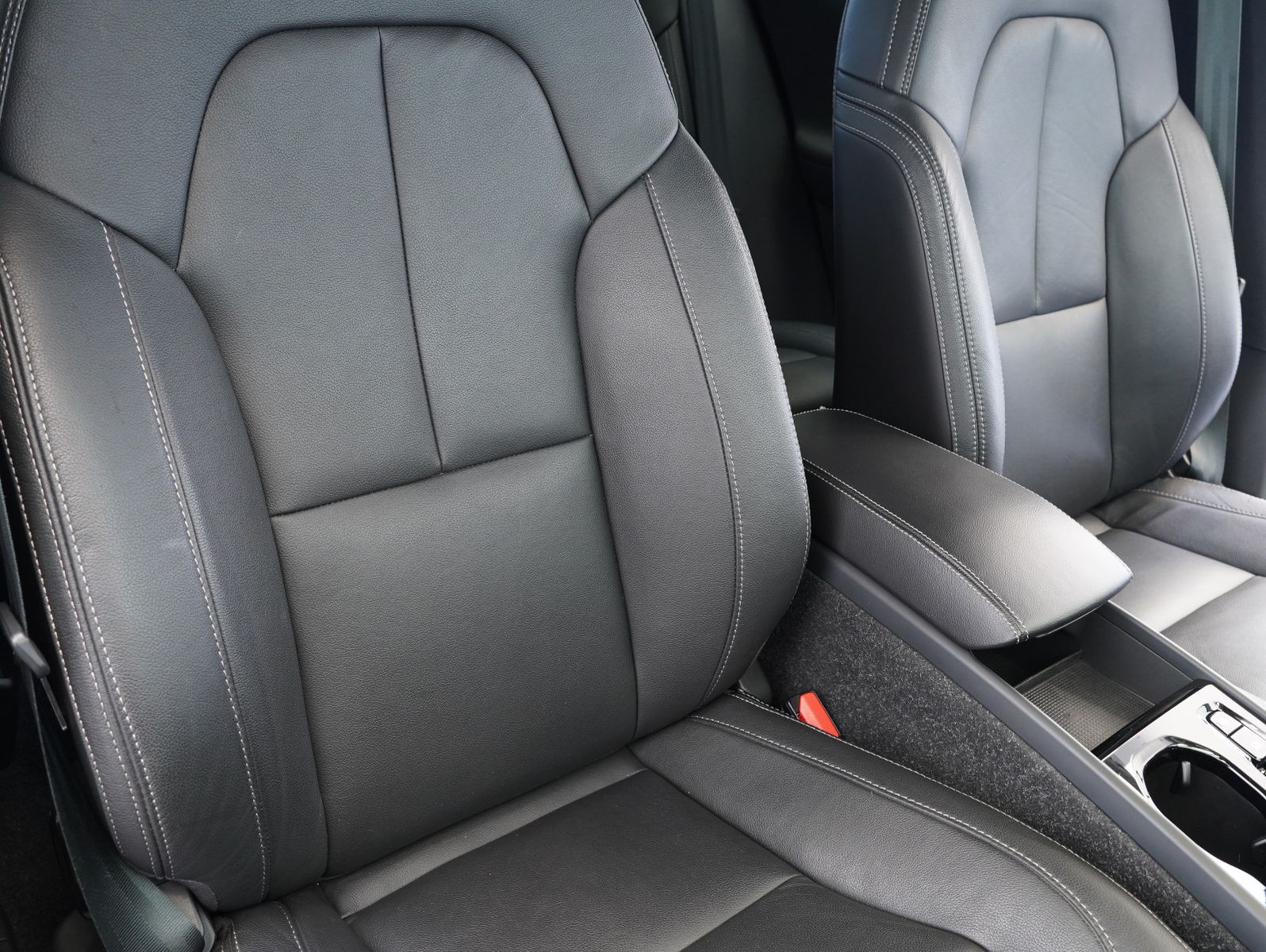 Fahrzeugabbildung Volvo XC40 T5 Recharge Inscription INTELLISAFE/AHK