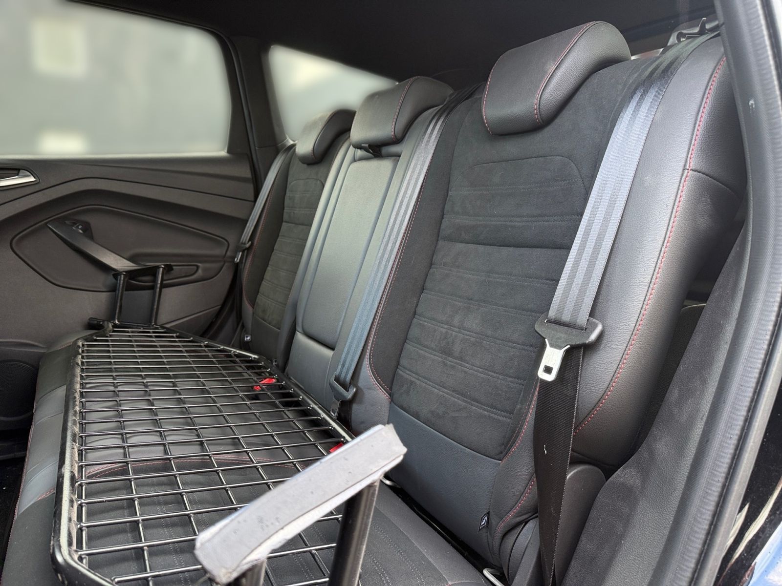 Fahrzeugabbildung Ford Kuga 1.5 EcoBoost ST-Line 4x4 *AHK*GJR*KAMERA*