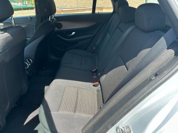 Mercedes E 220 - 12