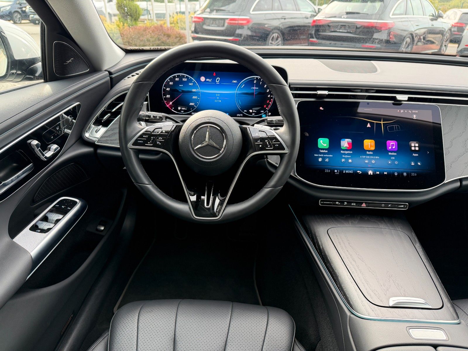 Fahrzeugabbildung Mercedes-Benz E 300de Avantgarde AHK+Distr+Memory+360+DigitalL
