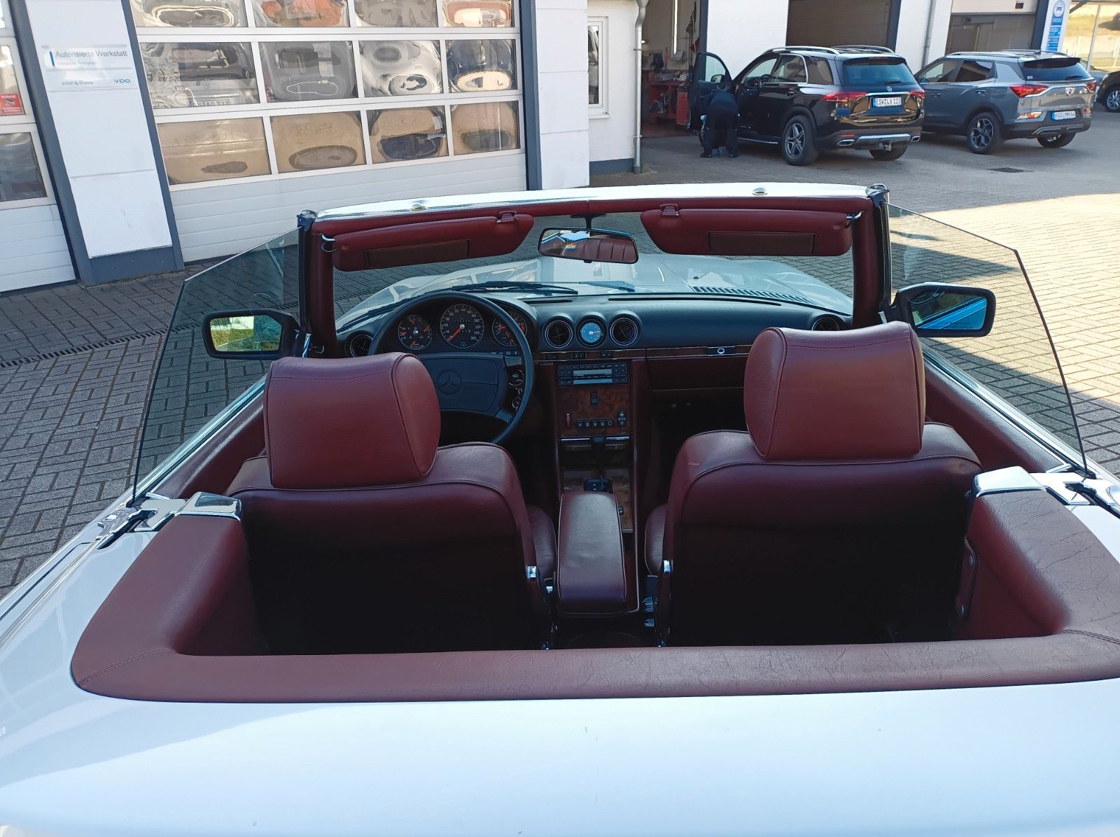 Fahrzeugabbildung Mercedes-Benz SL 560+HISTORIE VORHANDEN+HARDTOP+KLIMA