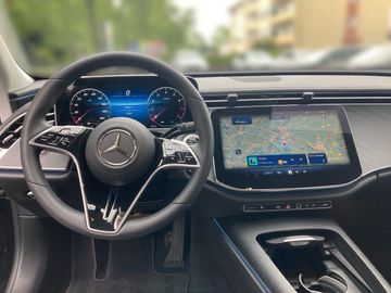 Mercedes E 200 - 9