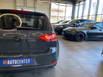 Volkswagen Golf VII Lim.  BMT *NAVI*SZHZ*PDC*TÜV-052027*