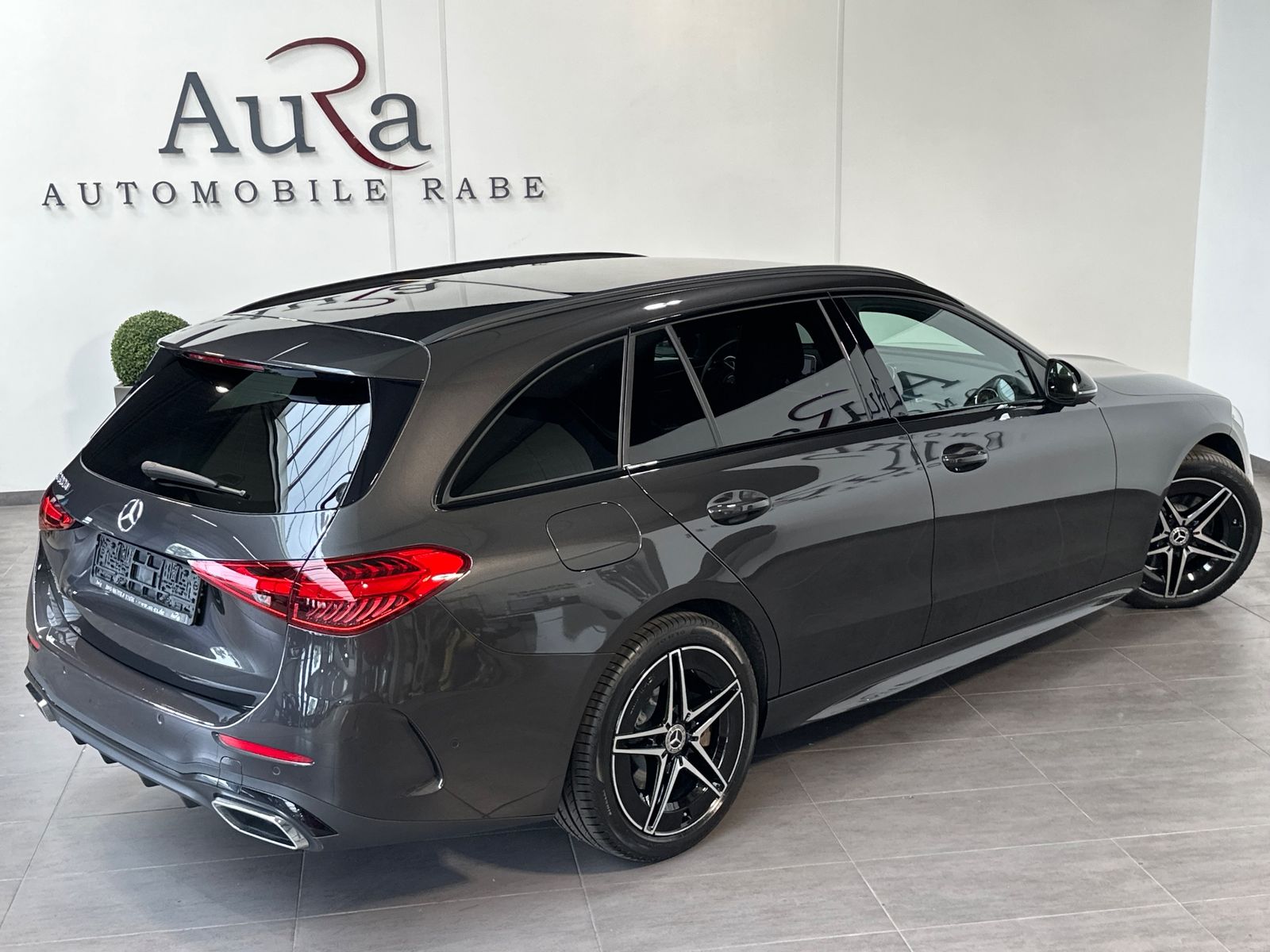 Fahrzeugabbildung Mercedes-Benz C 300d T AMG Line NAV+LED+VCOCK+LEDER+18ZO+ALARM