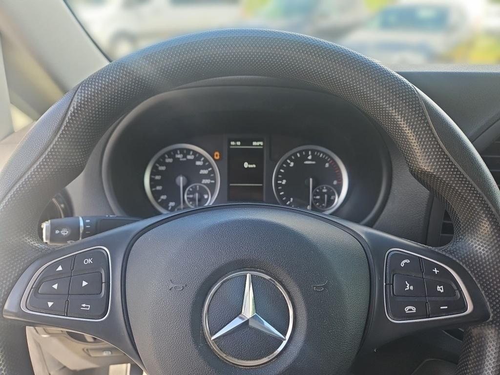 Fahrzeugabbildung Mercedes-Benz Vito 110 Kasten extralang 2 Sitze RFK Klima Holz