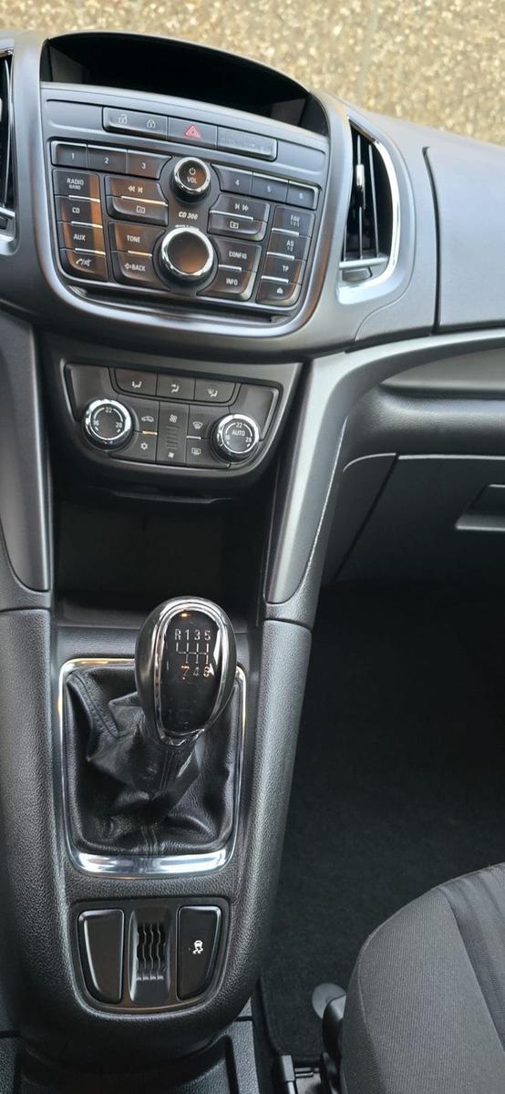 Opel Zafira 2012 — photo 5