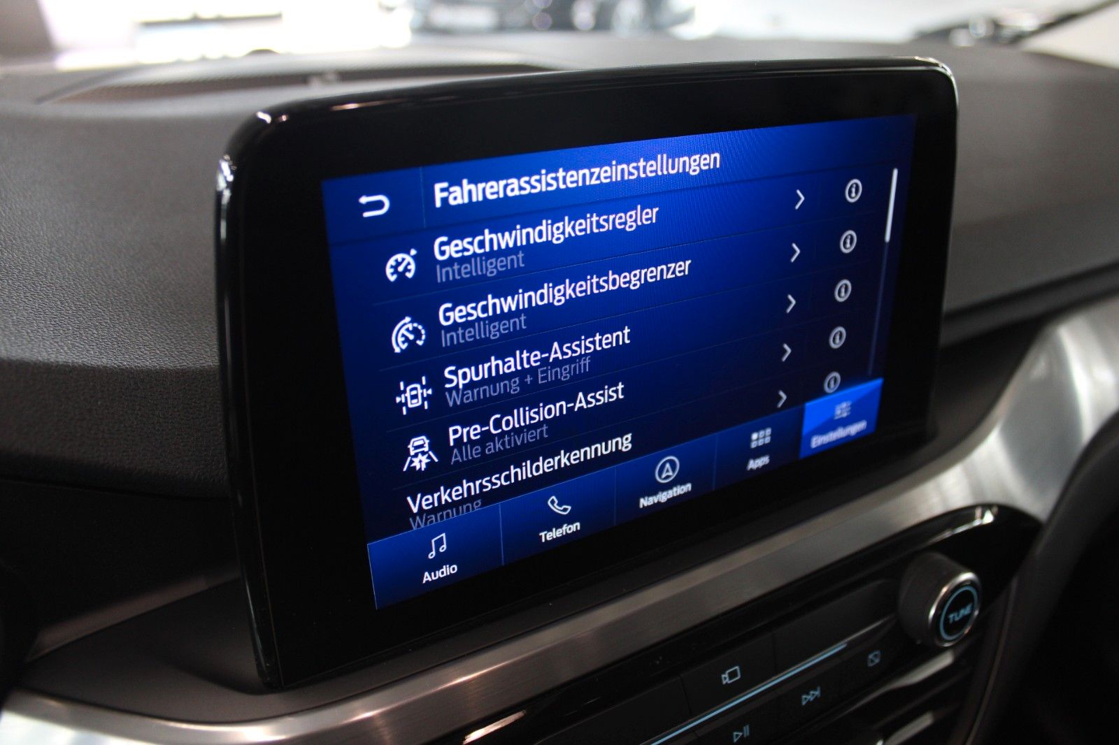 Fahrzeugabbildung Ford Kuga PHEV Titanium X AHK LED HUD 2xCam WinterP.