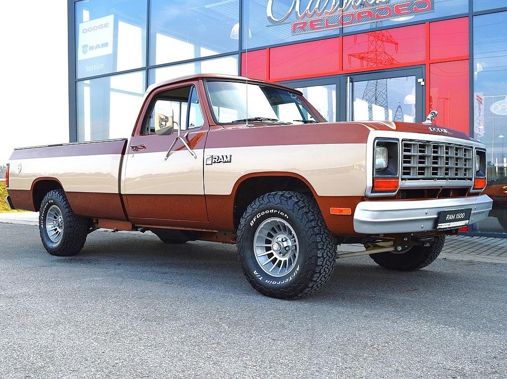 Dodge D 150, 390cui Stroker, Frame-Off, Air Ride
