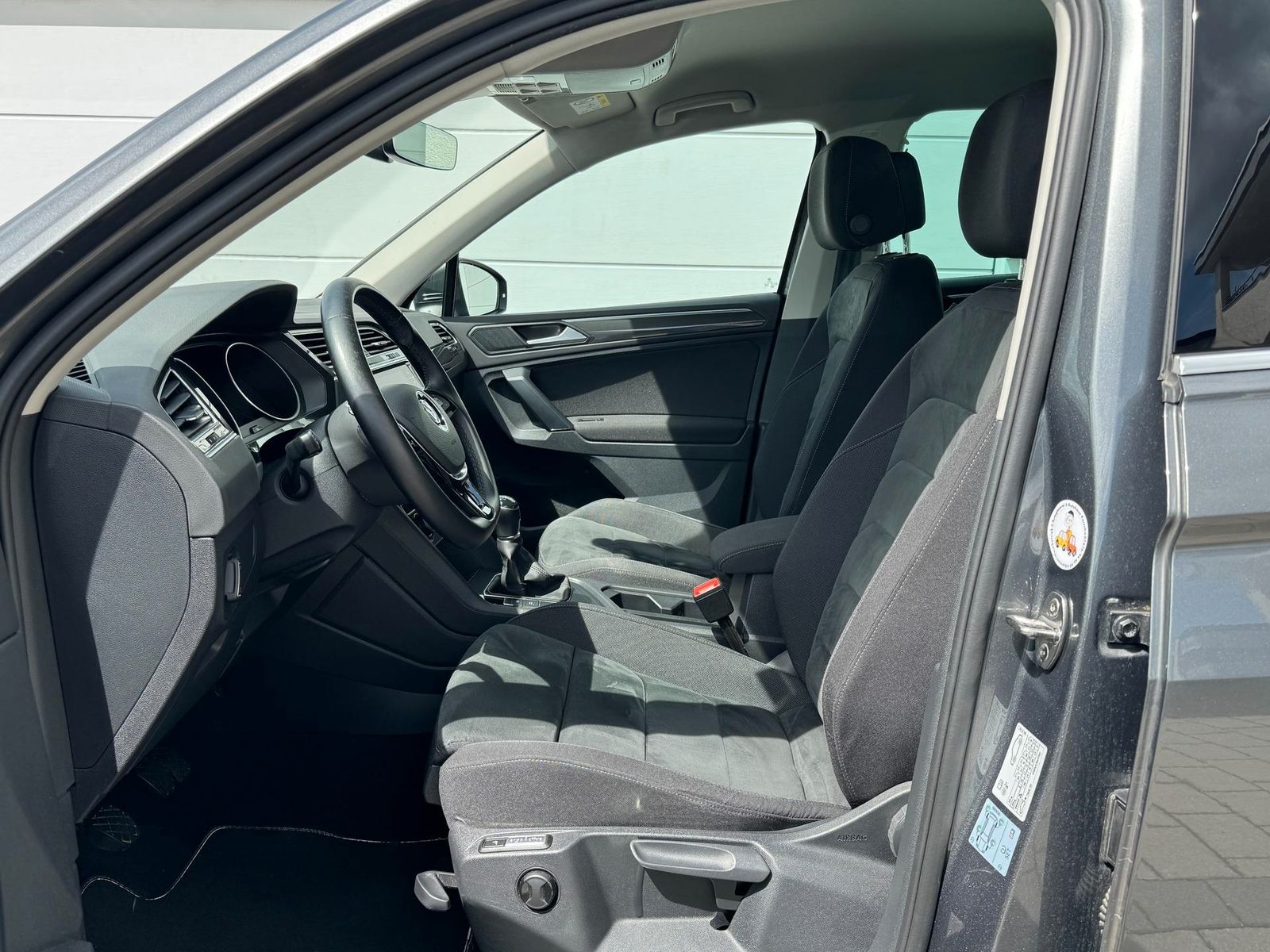 Volkswagen Tiguan Comfortline 1.5 TSI OPF NAVI+KAMERA+LED.. foto 14