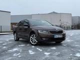 Skoda Octavia 1.4 TSI DSG JOY - Skoda Octavia mit Benzin-Antrieb: Limousine, 1.4