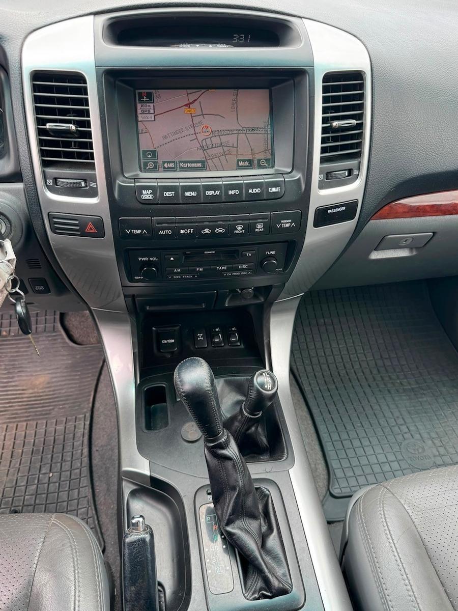 Toyota Land Cruiser Prado Executive 4.0 V6 | 249 ch | BVA | 8 places | Cuir | Toit ouvrant | Suspension pneumatique | Attelage