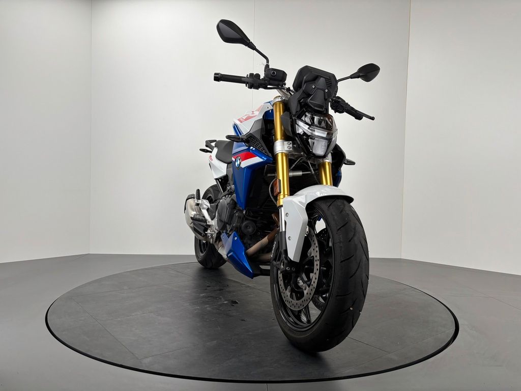Fahrzeugabbildung BMW F900 R *TOP-ZUSTAND *SERVICE NEU