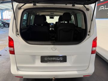 Mercedes V 220 - 5