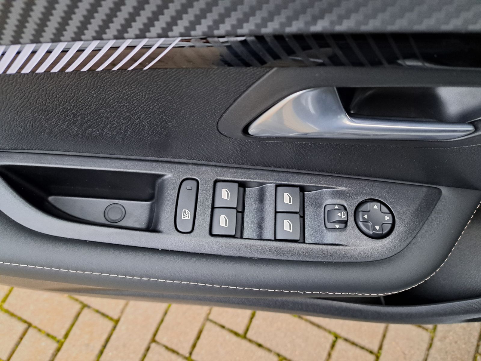 Fahrzeugabbildung Peugeot 208 1.2 ALLURE 110PS nur 237 € OHNE ANZAHLUNG