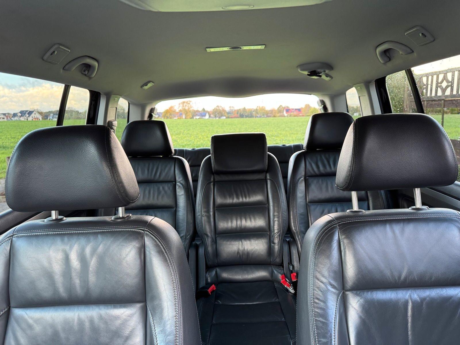 Volkswagen Touran 2009 — photo 12