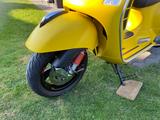 Vespa GTS 300 Super Sport - Giallo Opoco -- neuwertig. - Offers