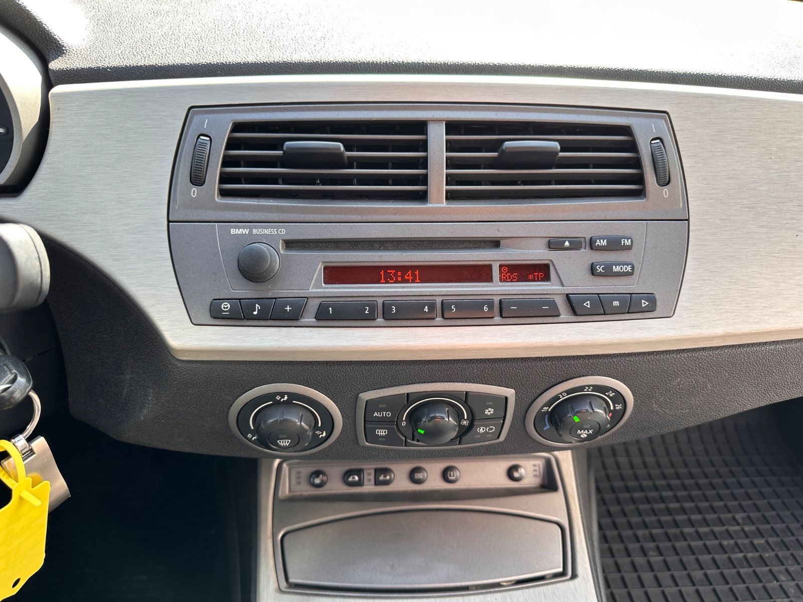 Fahrzeugabbildung BMW Z4 Roadster 2.2i Xenon/Leder/GRA/HiFi/PDC/Klima
