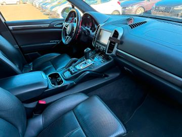 Porsche Cayenne - 8