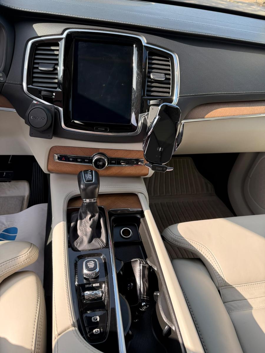 Volvo XC90 2.0 D Inscription AWD*Navi*LED*Head-Up*