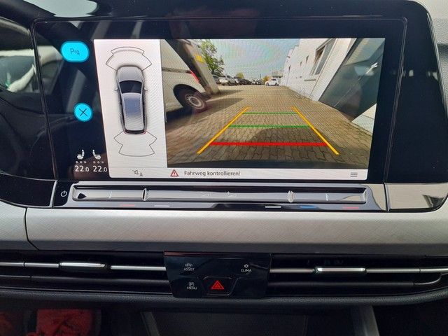 Fahrzeugabbildung Volkswagen Golf VIII Variant TSI Standheizg Kamera ACC LEDp