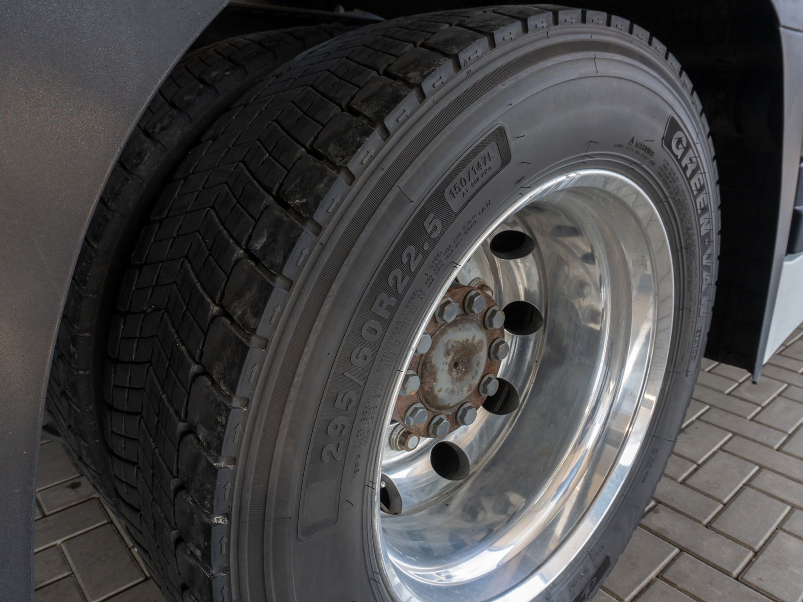 Fahrzeugabbildung Mercedes-Benz Actros 1853 LSnR LowLiner Style-Line NeuReifen