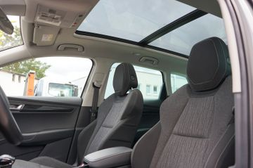 Fahrzeugabbildung SKODA Karoq Style 4x4 2.0 TDI DSG AHK, Navi