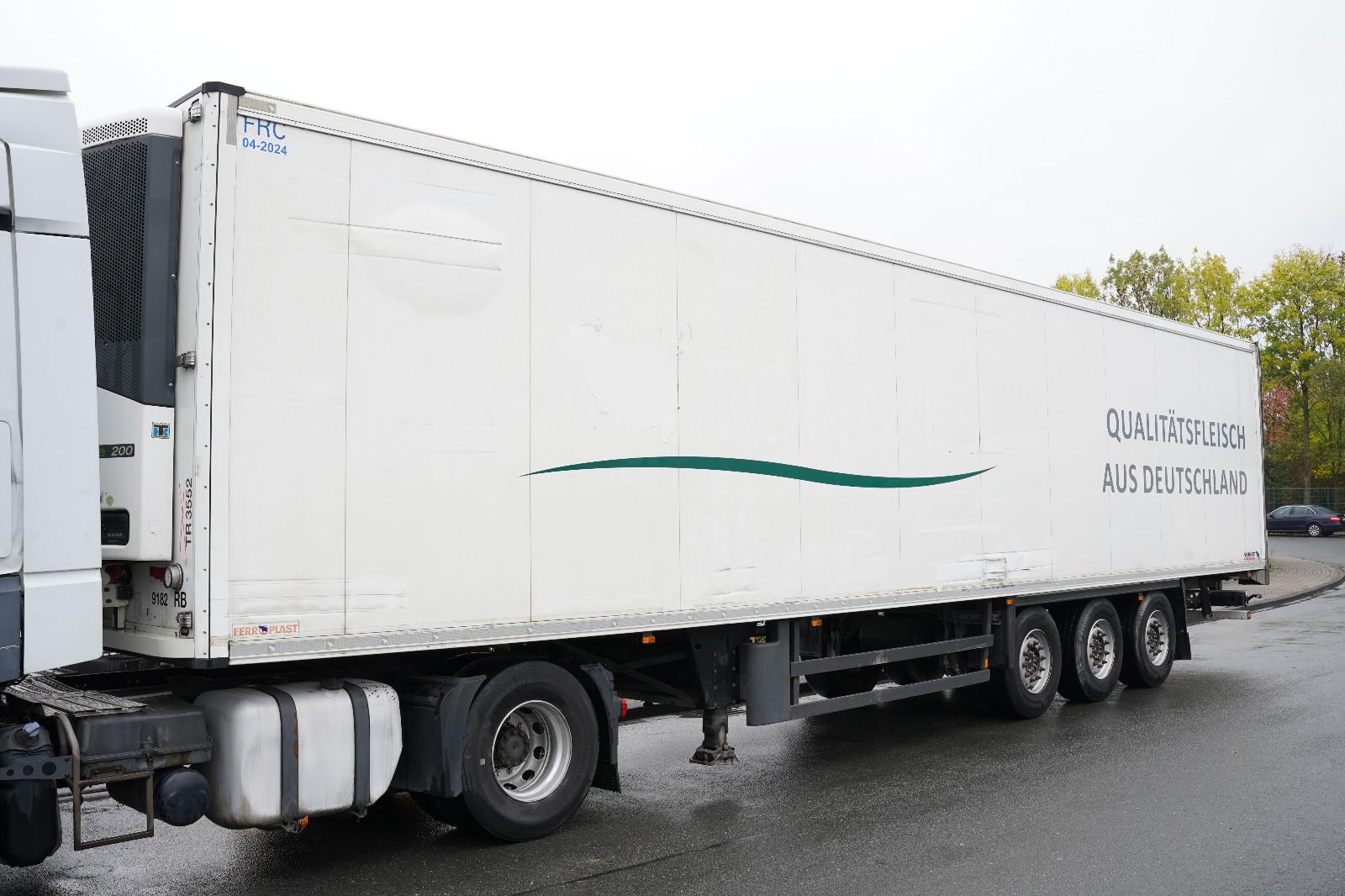 Schmitz Cargobull SKO24 ThermoKing SLX200 mit Fleisch Rohrbahnen