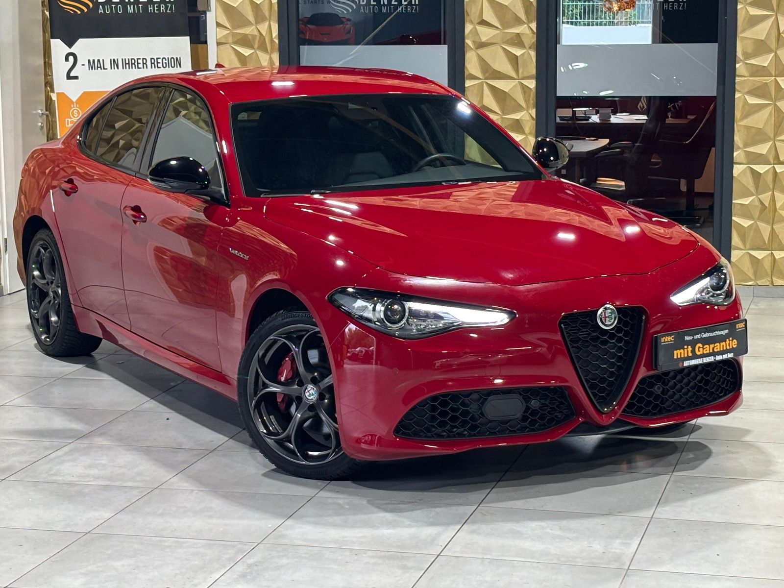 Fahrzeugabbildung Alfa Romeo Giulia Veloce Q4/ACC/MEMORY/KAMERA/NAVI/SOUND/