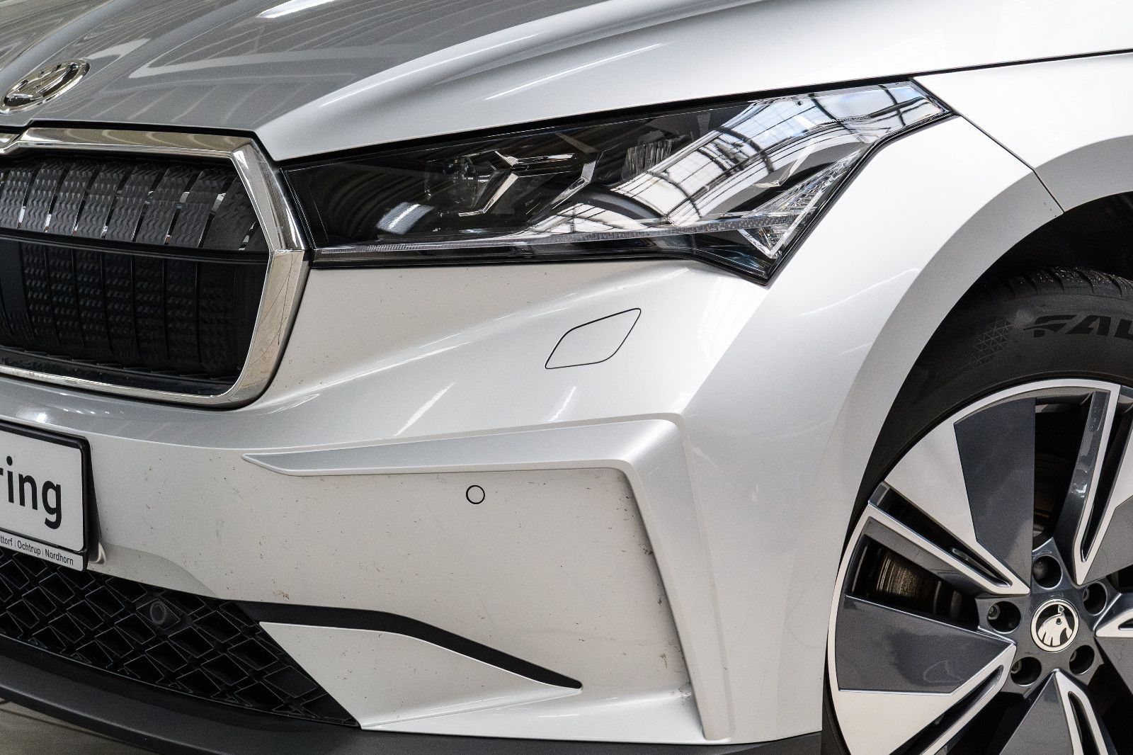 Fahrzeugabbildung SKODA Enyaq 60 Loft MATRIX-LED+RFK+NAVI+KEYLESS+SZH