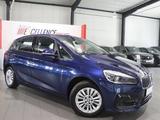 BMW 220 Active Tourer d xDrive Advantage / PANORAMA - blaue BMW 220 Active Tourer