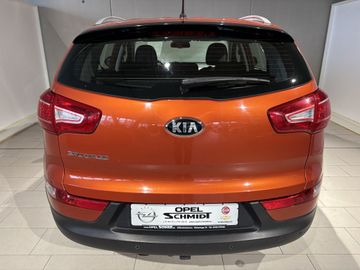 Fotografie 10 des Kia Sportage 2.0 CVVT 2WD Automatik Vision