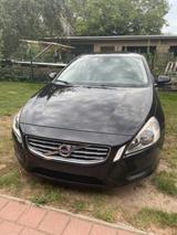 Volvo V60 D Momentum Business - Volvo V60: Limousine