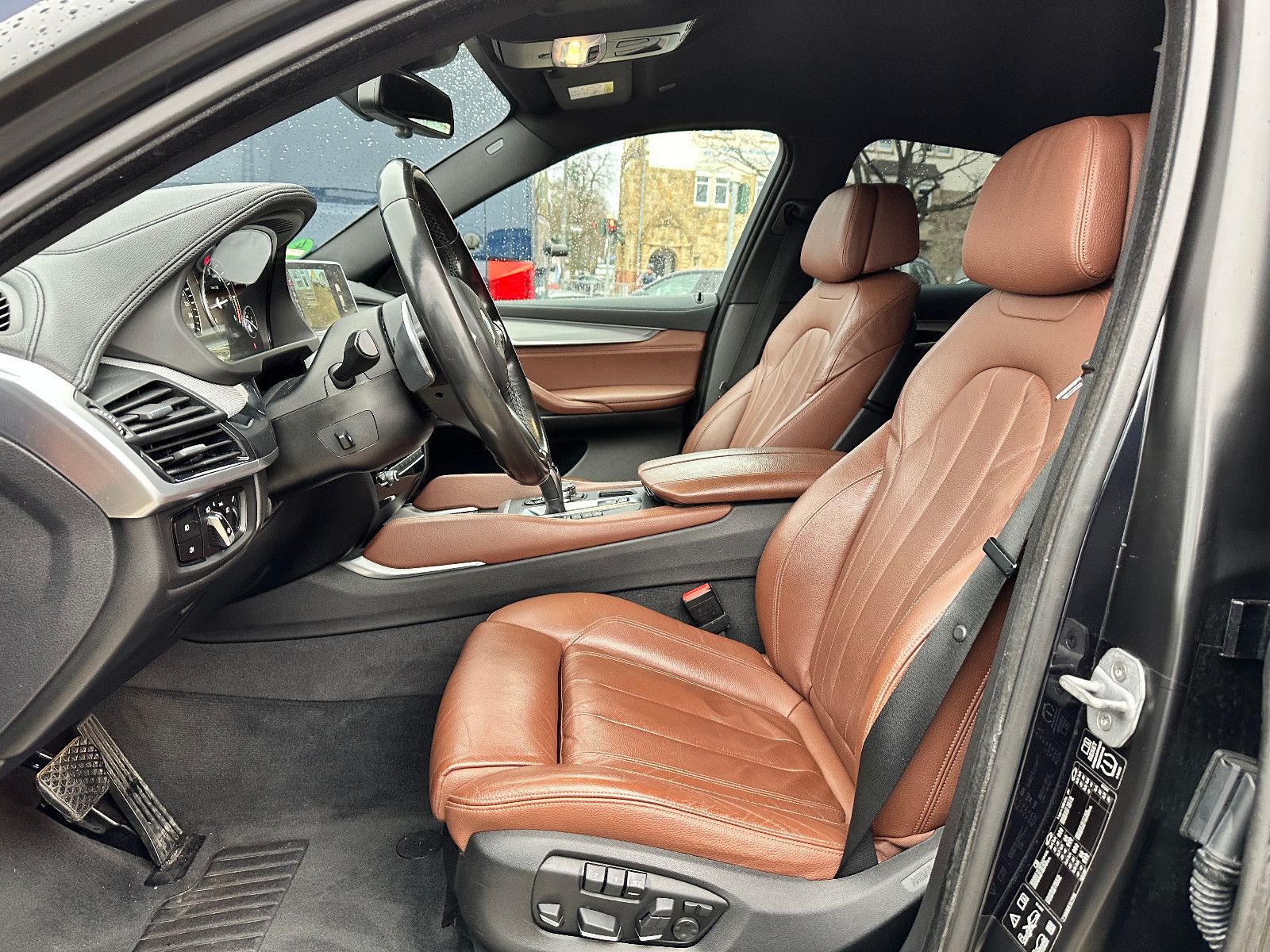 Fahrzeugabbildung BMW X6 M50 M SPORTPAKET*AHK+KAMERA*