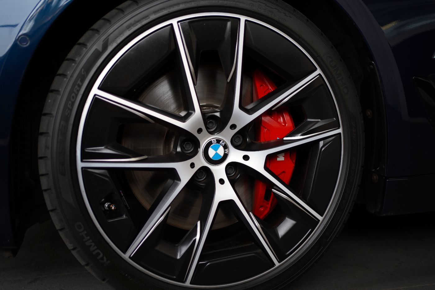 Fahrzeugabbildung BMW 540d xDri M-Sport Laserlicht+Glasdach+Standheiz+