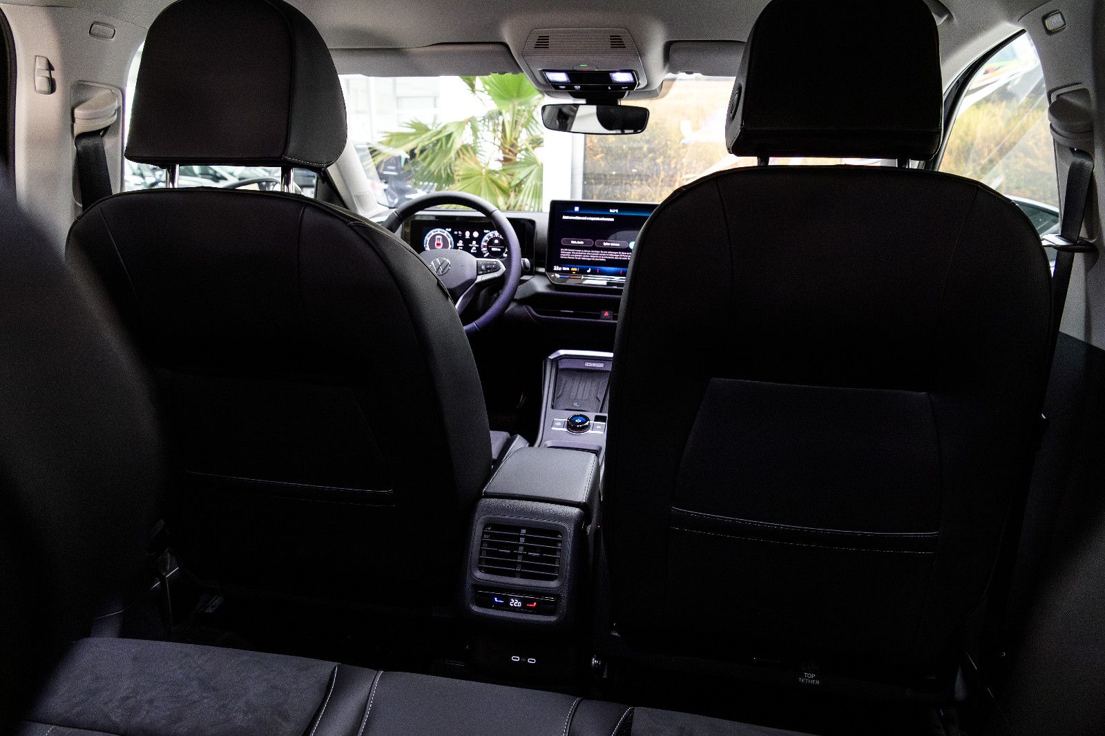 Fahrzeugabbildung Volkswagen T-Roc 1.5 eTSI  Style+IQ-Light+AHK+5 Jahre Gar.