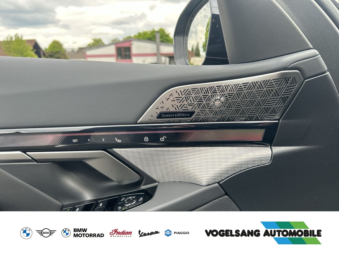 Fahrzeugabbildung BMW 550 e xDrive M Sport Park-Assistent Sportpaket H