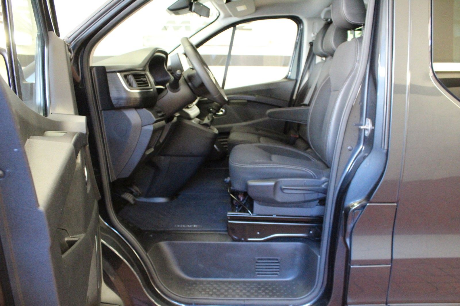 Fahrzeugabbildung Renault Trafic Grand L2 dCi 110 Blue*9-Sitzer*