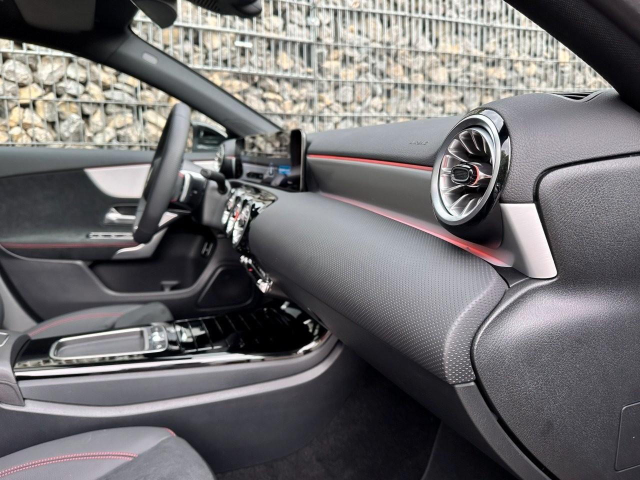 Mercedes-Benz A 250 e AMG Pano -Kamera -Ambiente -LED -Keyless