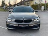 BMW 530d xDrive A -HUD, Pano, Standh-Sitzh vo+hi, - mit Diesel-Antrieb: Beige, Vollleder, Kombi