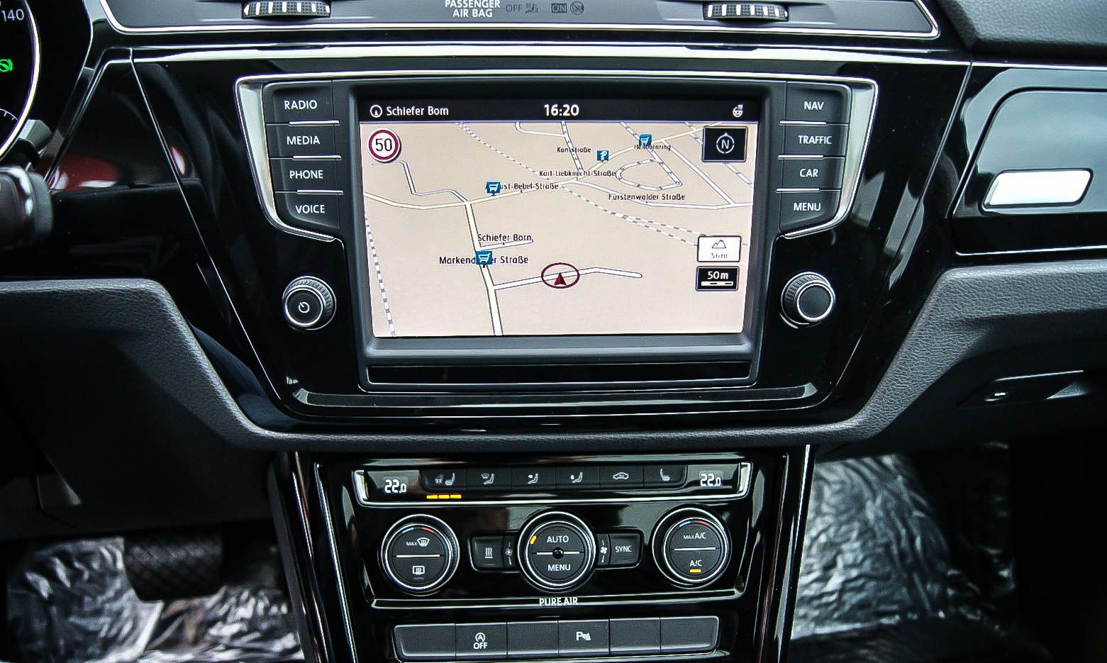 Fahrzeugabbildung Volkswagen Touran 14TSI Highline DSG PANORAMA STDHZG 7SITZE