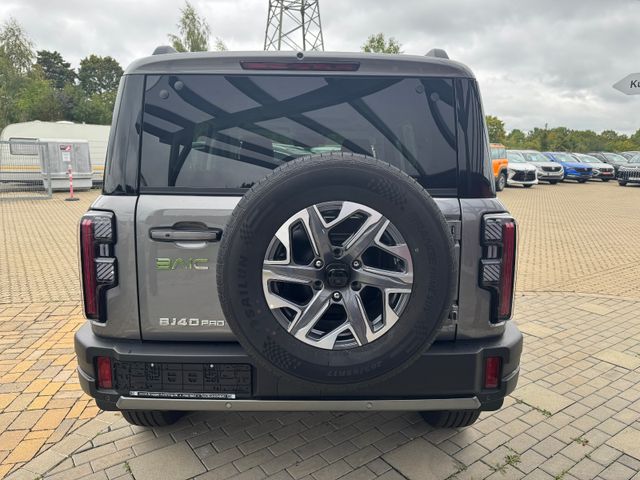 BAIC BJ40 2.0T 4WD 8 Gang AT PanoSitzhzg und Belüft.