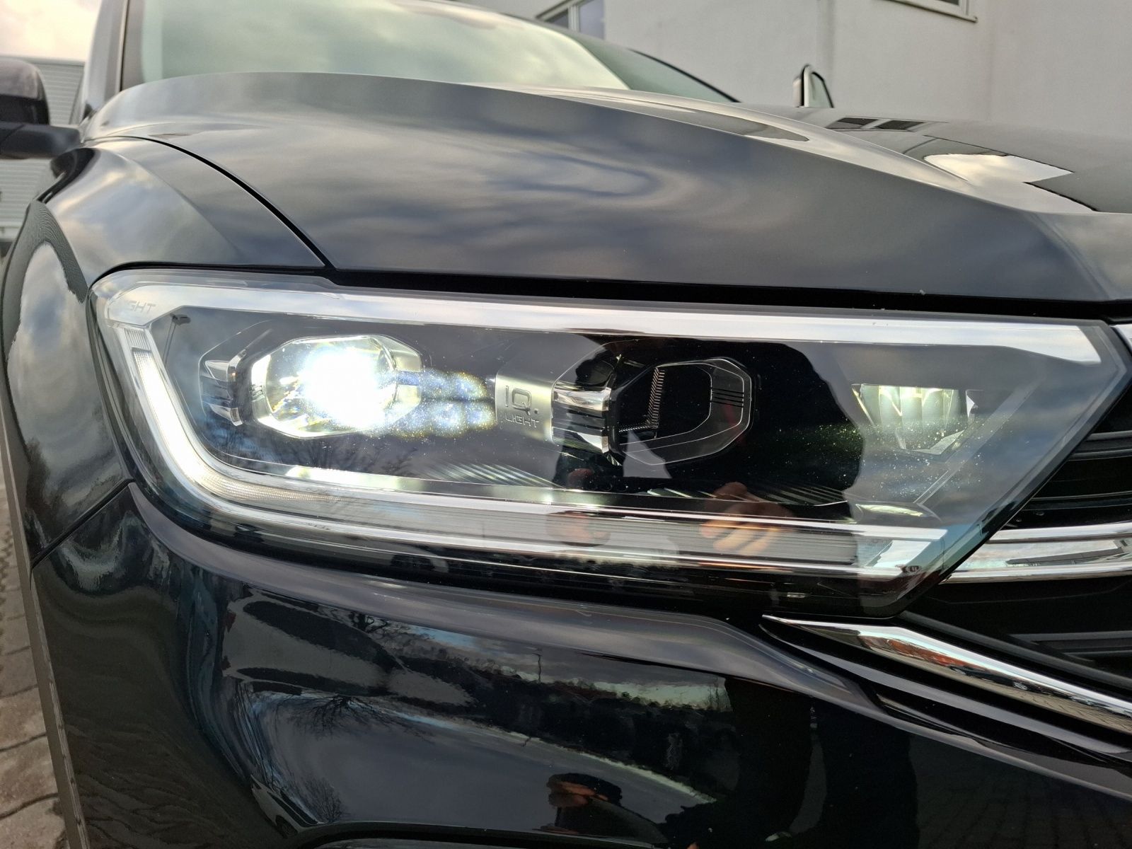 Fahrzeugabbildung Volkswagen T-Roc TSI Style DSG LED Navi AID ACC Park-Assist