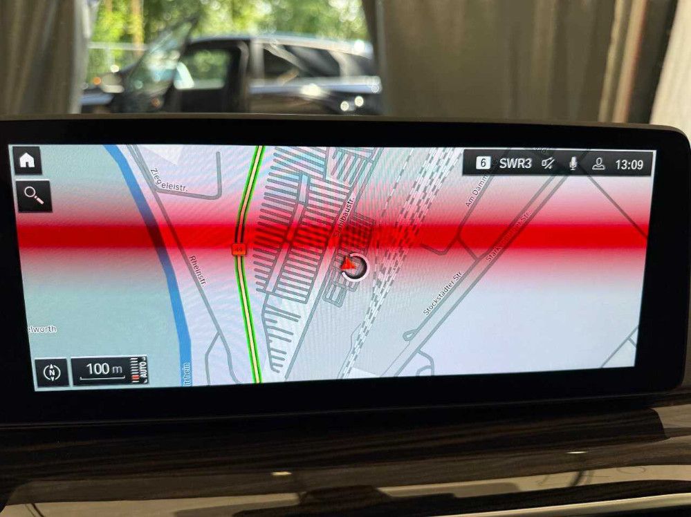 Fahrzeugabbildung BMW 520d T AT8 LASER/HUD/H&K/LEDER/SHZ/RFK/AHK