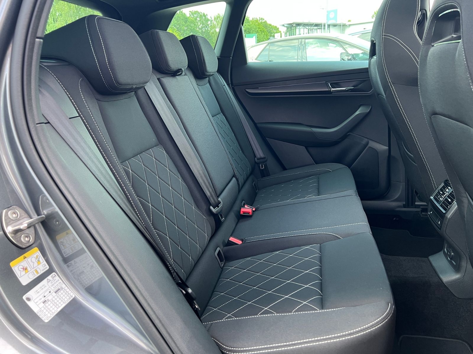Fahrzeugabbildung SKODA Karoq Sportline 2.0 TSI 4x4 DSG *Panorama, AHK,
