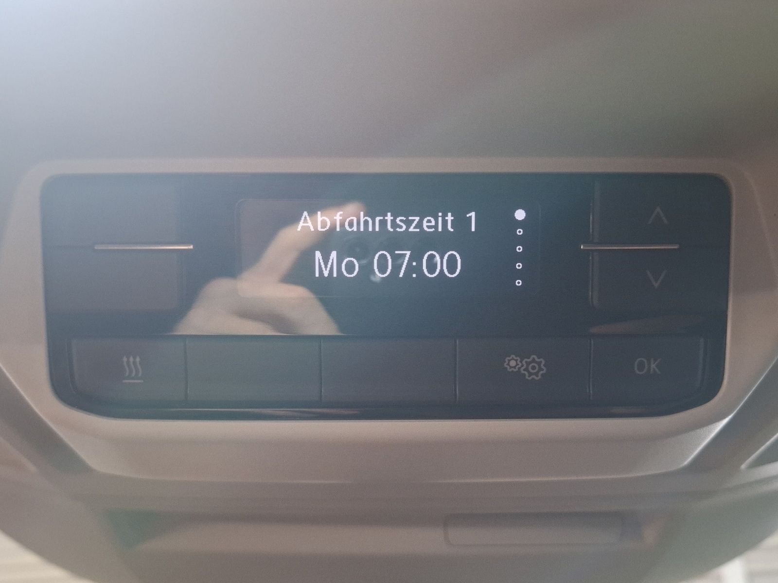 Fahrzeugabbildung Volkswagen Crafter Kombi 35 MR DSG 4Mo.8-Si Rollstuhlrampe