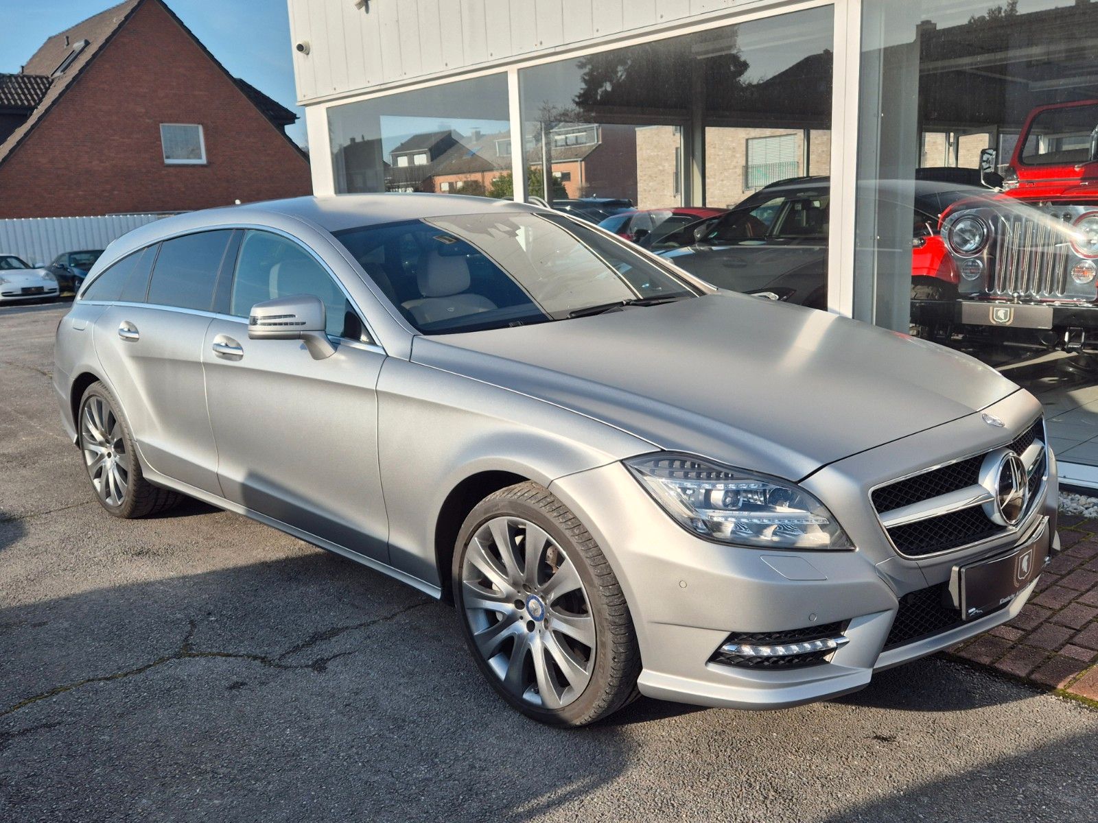 Fahrzeugabbildung Mercedes-Benz CLS 500 SB/Fahrzeug der Weltpremiere 2012