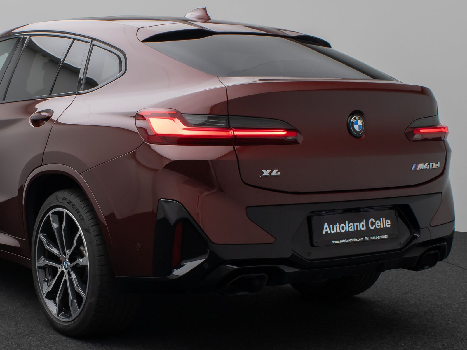 Fahrzeugabbildung BMW X4 M40d 360° Laser DAB Panorama HUD Komfort HiFi
