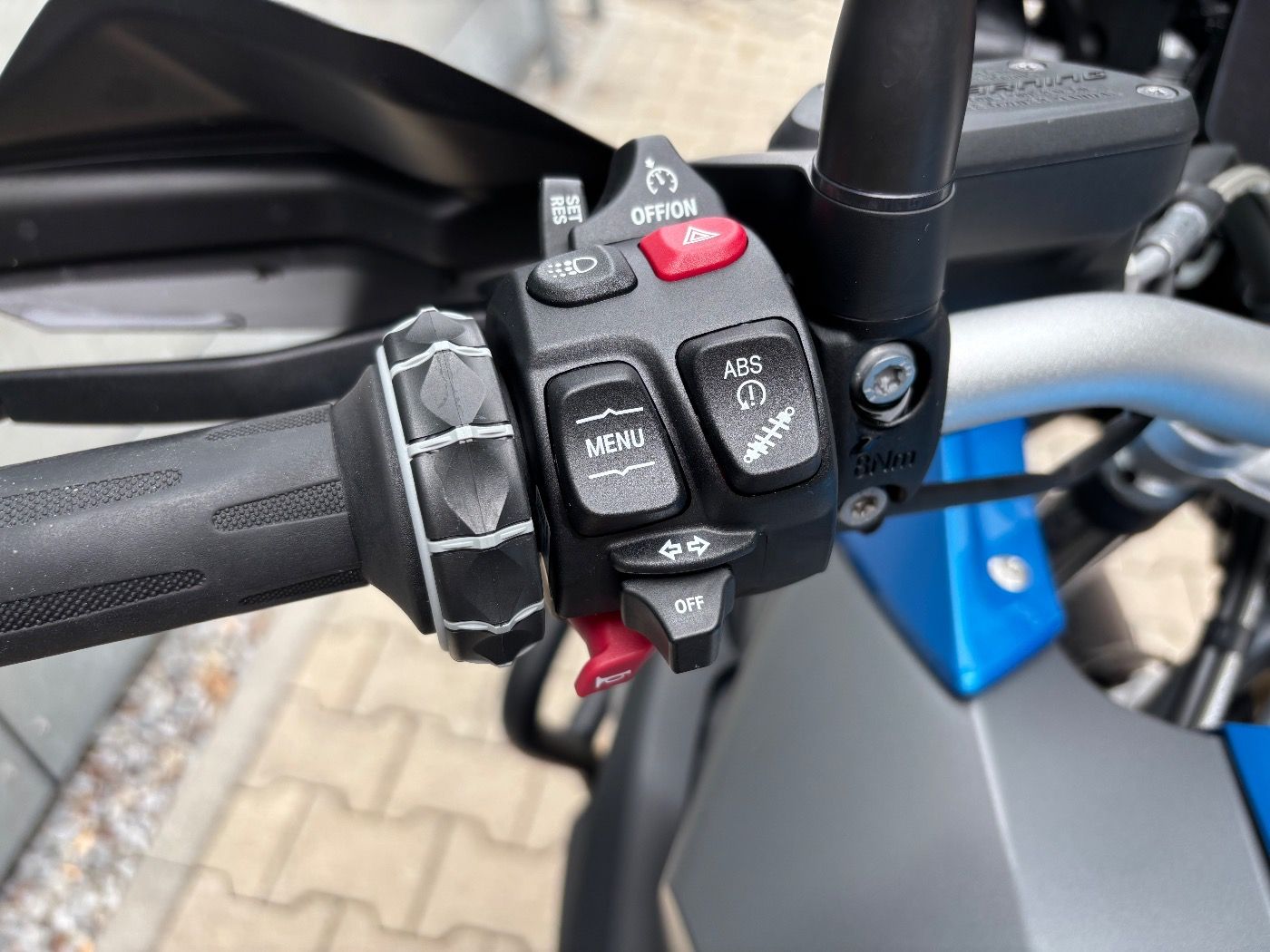 Fahrzeugabbildung BMW R 1250 GS 3 Pakete Akrapovic
